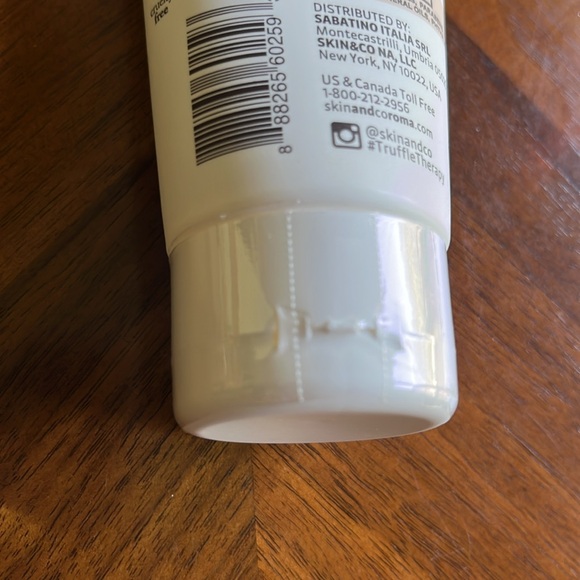 SKIN & Co WHIPPED CLEANSING CREAM! - Picture 3 of 9